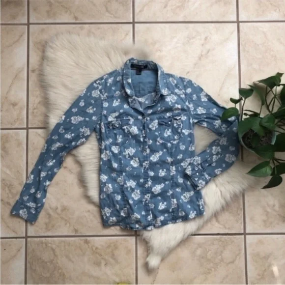 Forever 21 Chambray Rose Buttondown - Picture 1 of 5
